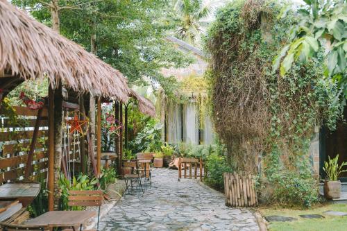 칸토 Ben Đo Xua Homestay & Coffee 호텔 수영장