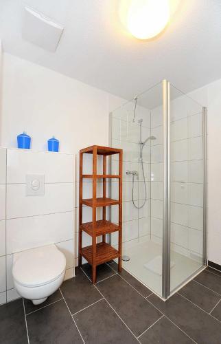 Haus Kunterbunt 274m von Siedlung entfernt