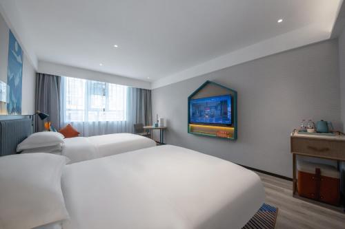 Deluxe Twin Room image 5