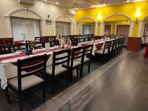 餐廳, 巴達米閣酒店 (Hotel Badami Court) in 巴達米