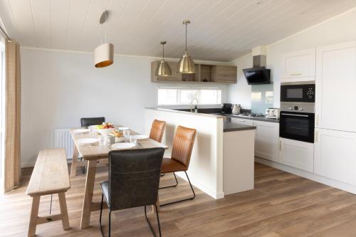 Lost Shore Surf Resort Lost Shore Surf Resort