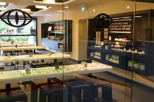 Létesítmények, Hotel Gat Point Charlie near Sony Center