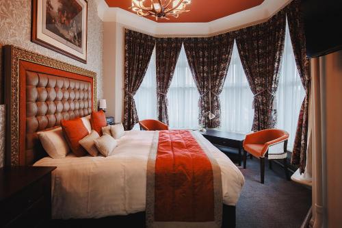 Double or twin room, deluxe