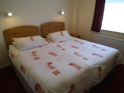 LAMPLIGHTER GUESTHOUSE - image 4