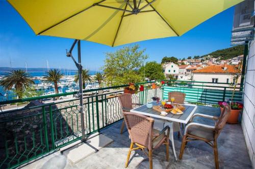 Apartment Rilka - 20m from the sea