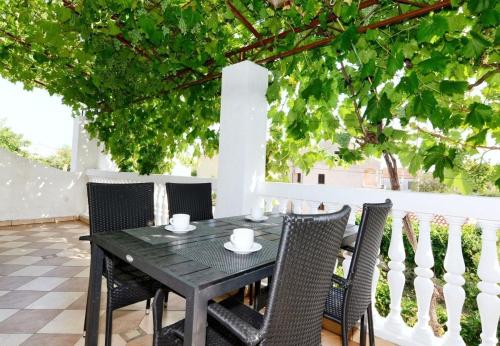 Apartments Snjeza - image 2