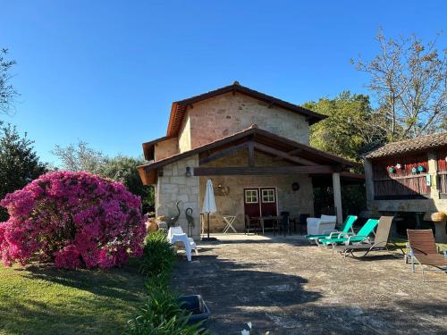 Spacious Villa in Carrazedo with Pool Spacious Villa in Carrazedo with Pool