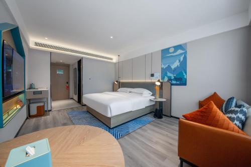 Deluxe Queen Room image 1