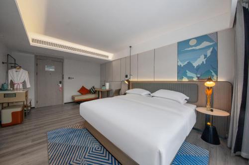 Deluxe Queen Room room in Echarm Hotel Lhasa Potala Palace Jokhang Temple