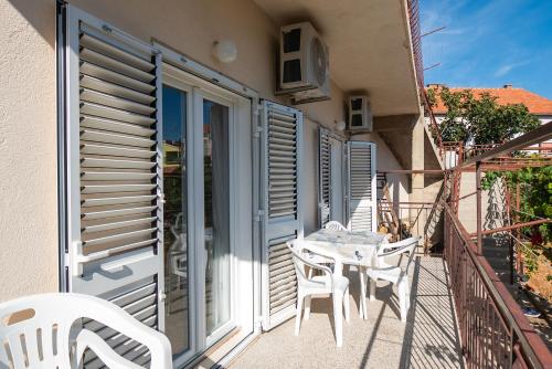Apartment Davorka - image 9