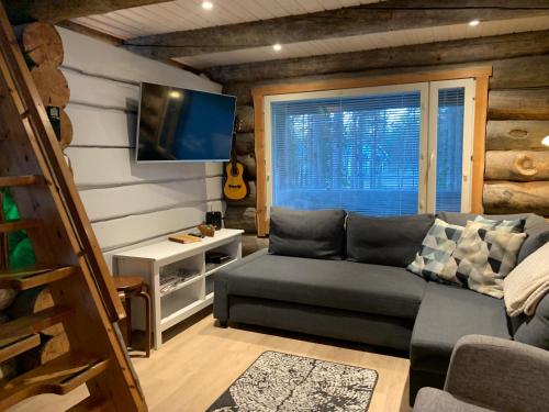 Kaupinpirtti, Yllas, Akaslompolo, , Lapland - Silver Log Cabin with Lake and Fell Scenery in Kaupinjärvi