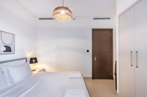 Sobha Creek Vistas Cozy 1BDR with balcony - image 2