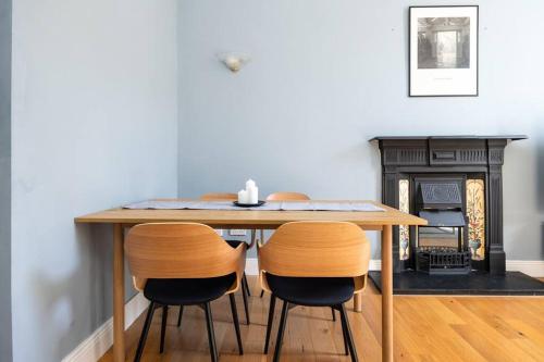 2Bed Flat With Private Balcony and Fireplace, Dublin (fotografie 9)