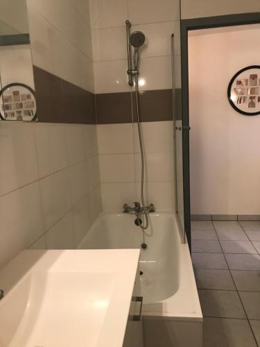 Fürdőszoba, Studio Cosy & Bohème (Studio Cosy & Boheme) in Alencon