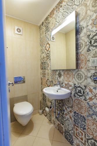 Two-Bedroom Apartment image 1