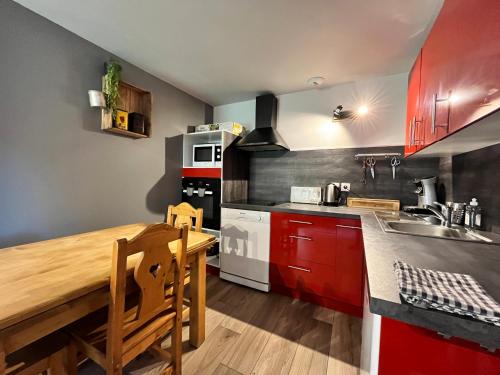 Kitchen, Le Chalet des Eulets near Savoie Decouverte