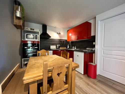 Kitchen, Le Chalet des Eulets near Savoie Decouverte