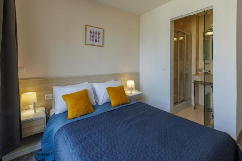 Three-Bedroom Apartment image 5
