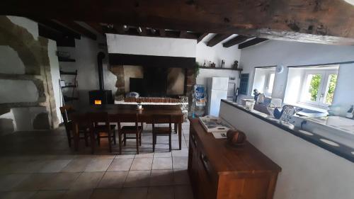 La petite maison de Chavroches - proche du Pal in Jaligny-sur-Besbre