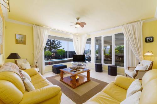 Villa Sama by Villa Plus in Costa Calero