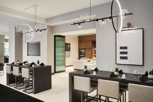 Eten en drinken, AC Hotel Kansas City Downtown near American Jazz Museum