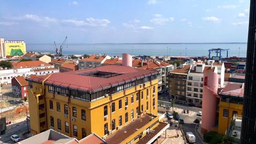 Kilátás, Modern Homestay with River Views, Sunrise & Friendly Cats near Nemzeti do Azulejo Múzeum