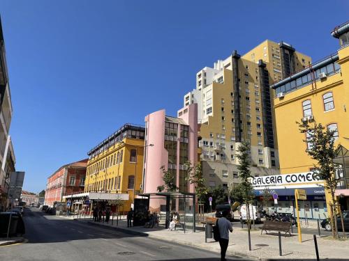 Kilátás, Modern Homestay with River Views, Sunrise & Friendly Cats near Nemzeti do Azulejo Múzeum