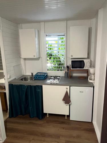 кухня, Bungalows Caraibes et Goyave proches de la route mais calme la nuit in Trois-Rivieres