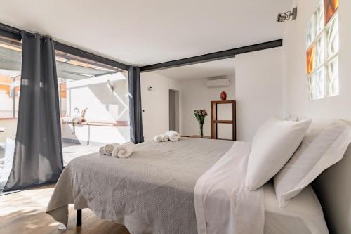 Palazzo della Zisa & Lolli Apartment with Terrace