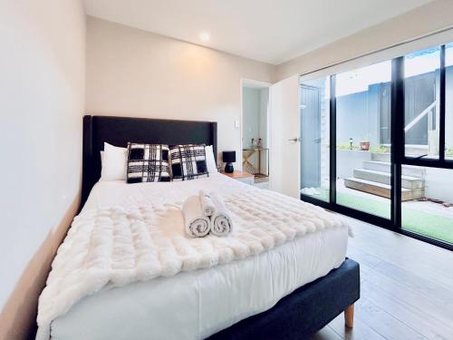 Nearly New 3bed Townhouse 3km to CBD