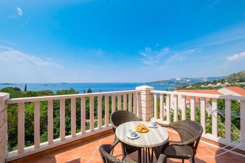 One-Bedroom Apartment with Terrace