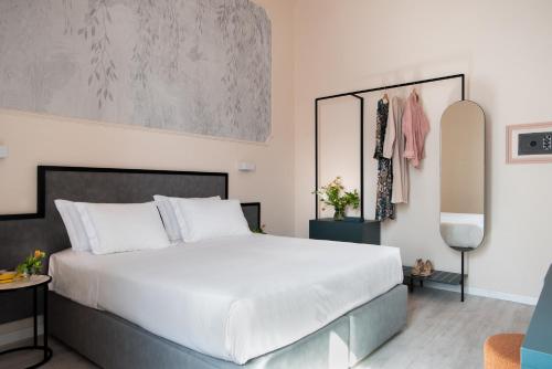 1 queen bed, 1 twin bed