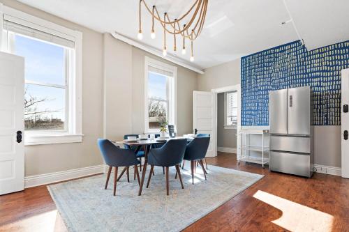 Swepson Guesthouse KING Sleep42 15BR 10BA 22Beds – Louisville, KY