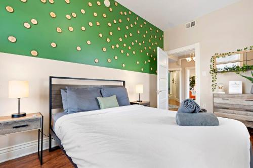 Swepson Guesthouse KING Sleep42 15BR 10BA 22Beds – Louisville, KY
