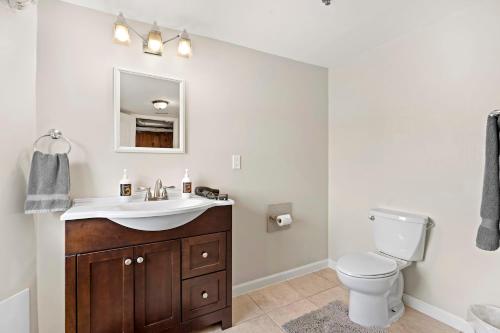 Swepson Guesthouse KING Sleep42 15BR 10BA 22Beds – Louisville, KY