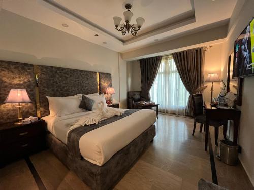room detail thumbnail 1