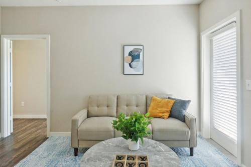 C Creek 4316 I New Construction 2bd Apt I Gated in Houston, USA