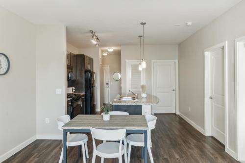 C Creek 9206i New Construction 1bd Apt I Gated in Houston, USA