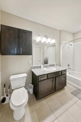 C Creek 5304i Corporate Apartment I Free Parking in Houston, USA
