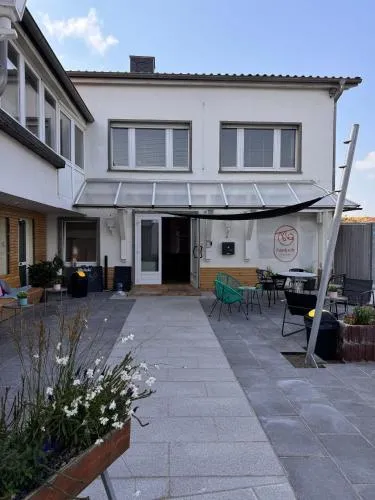 Pension FAULPELZ - Doppelzimmer FLORA in Niederorschel, Deutschland