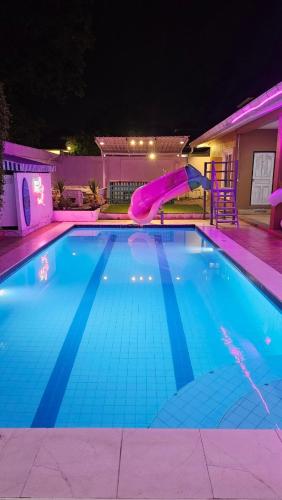 5 bedrooms, 8 beds