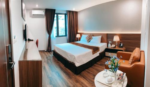 LuxTel Hotel Tay Ho