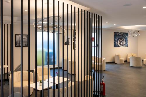 J Maluni City Hotel - image 14