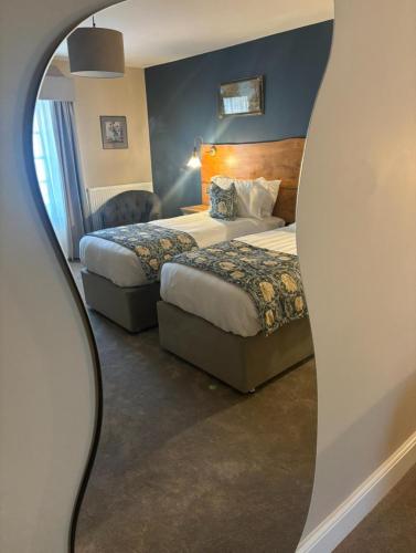 2 twin beds