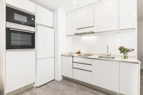 Homeclub Modern Flat by Prado Museum & Retiro Moratin V - image 8