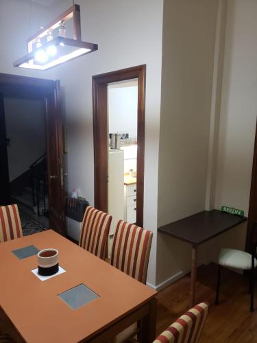 Monserrat-Venezuela-Apartament - image 4