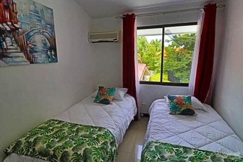 2-BD Unit with Pool 2 Blocks from Beach, Coco (photo 8)