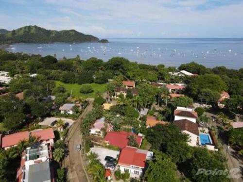2-BD Unit with Pool 2 Blocks from Beach, Coco (photo 10)