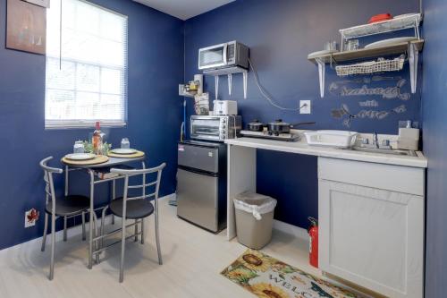 Pet-Friendly Fort Lauderdale Home 8 Mi to Beach! in ทามารัก (FL)