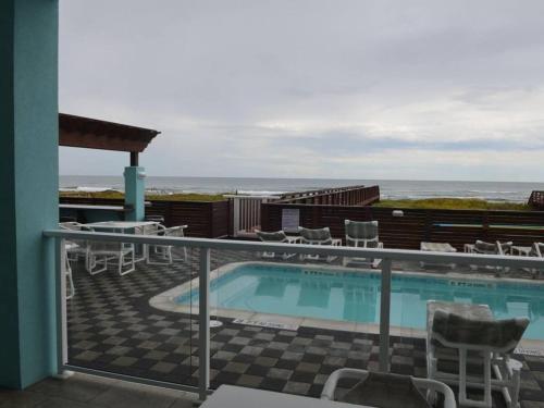 Beachfront 3 Bedroom Condo - image 9